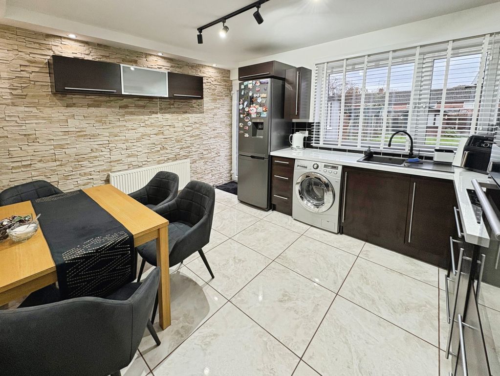 Property photo 3 of 18 41F27Dba-Img_7207