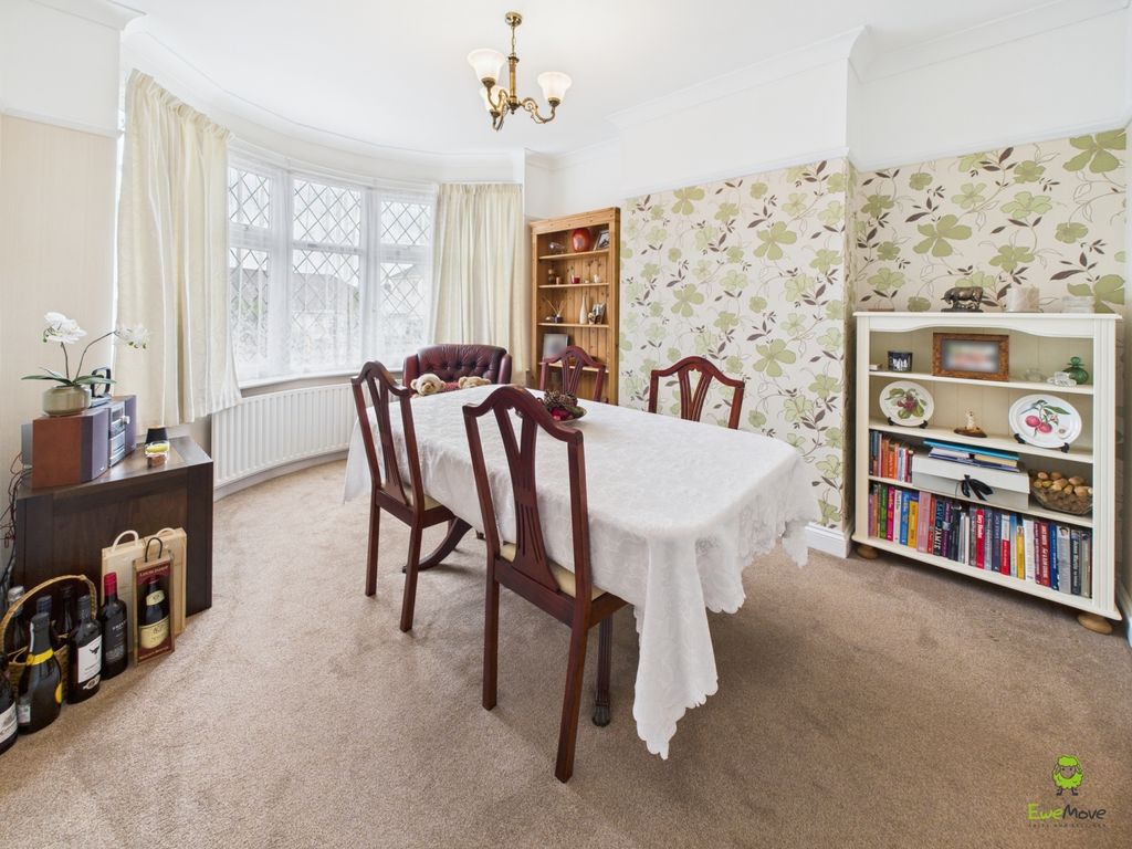 Property photo 1 of 13 Presented By Clinton Crawford Of Ewemove Bexley An