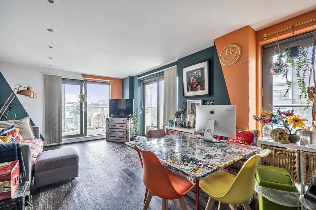 Property photo 2 of 26