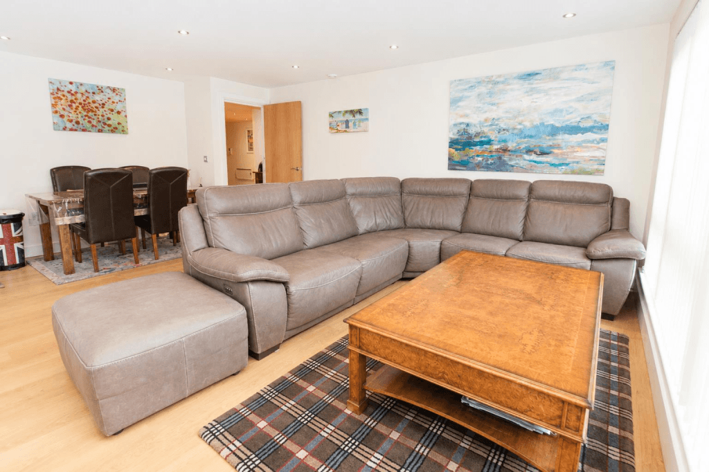 Property photo 1 of 4 2 Bed Terraced House To Rent Malcolm Rd, London Cr5