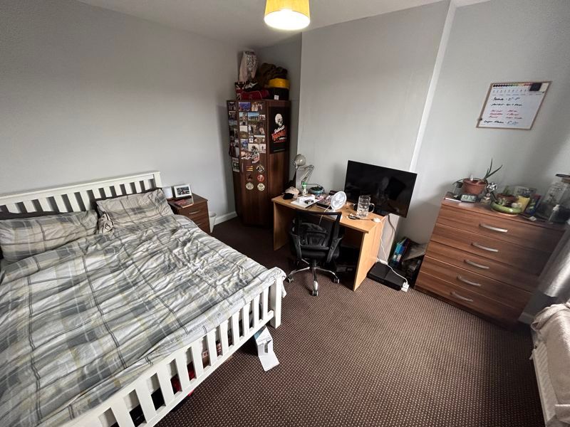 Property photo 1 of 8 Photo 14