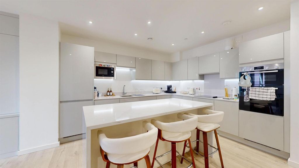 Property photo 1 of 11 2 Bedroom, New Build For Sale At Canning Town, E16