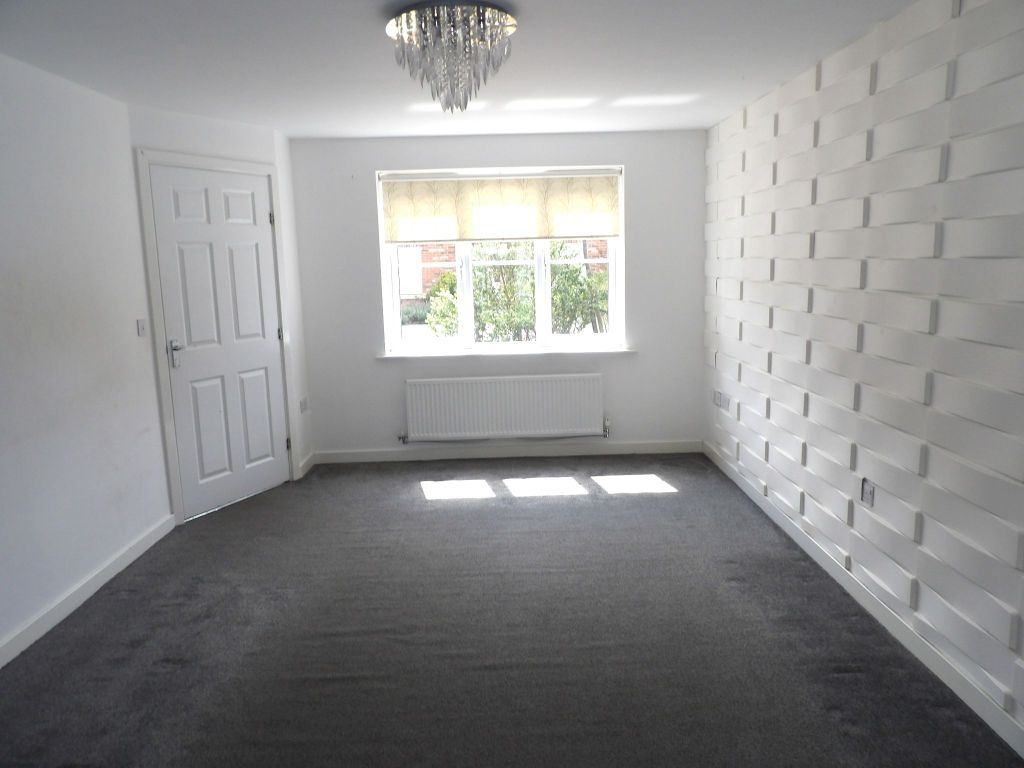 Property photo 3 of 17 Photograph 3