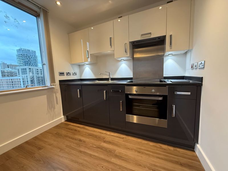 Property photo 2 of 7 Photo 3