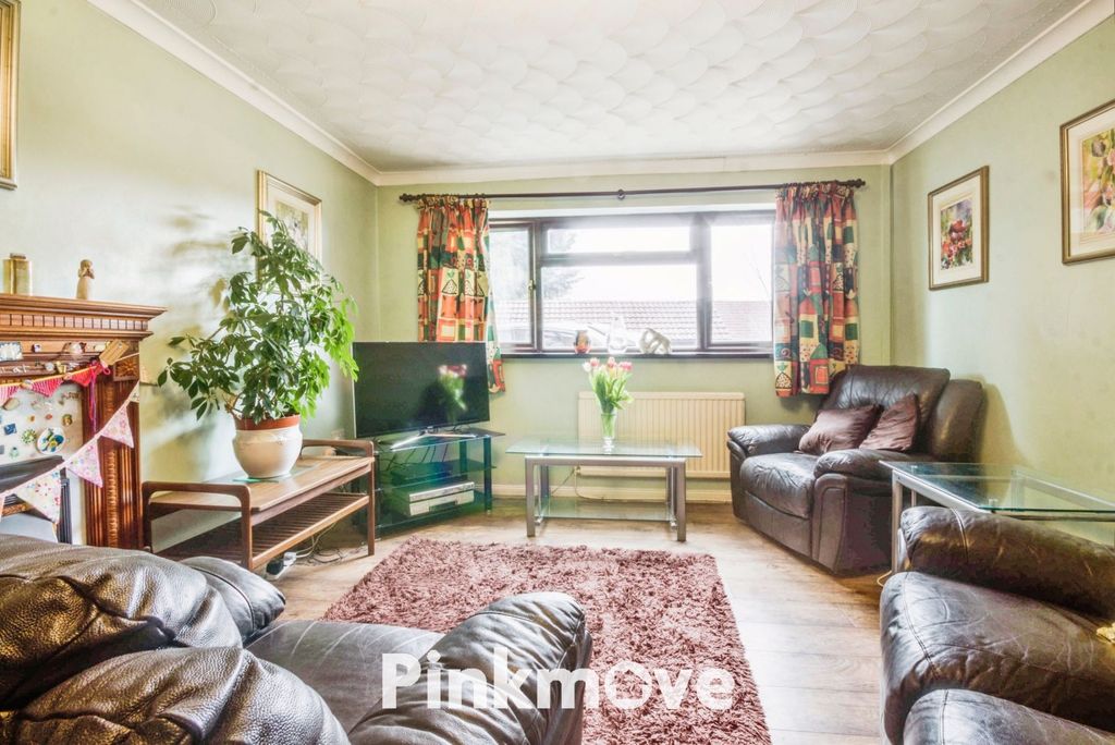 Property photo 3 of 34