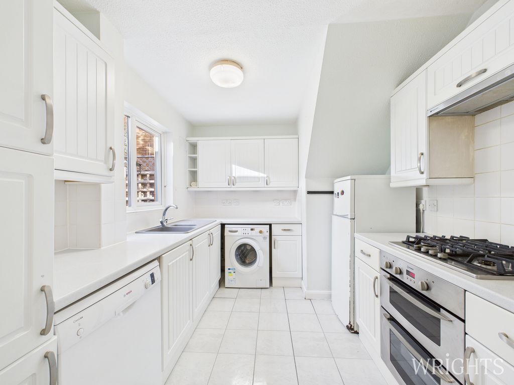 Property photo 2 of 14 Cam05659G0-Pr0040-Still001