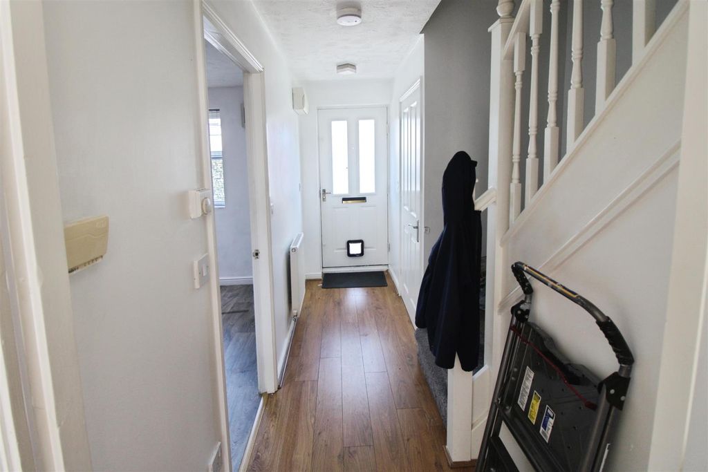 Property photo 2 of 15 Hallway