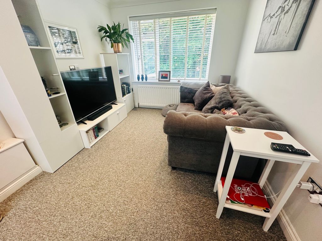 Property photo 3 of 12 Image