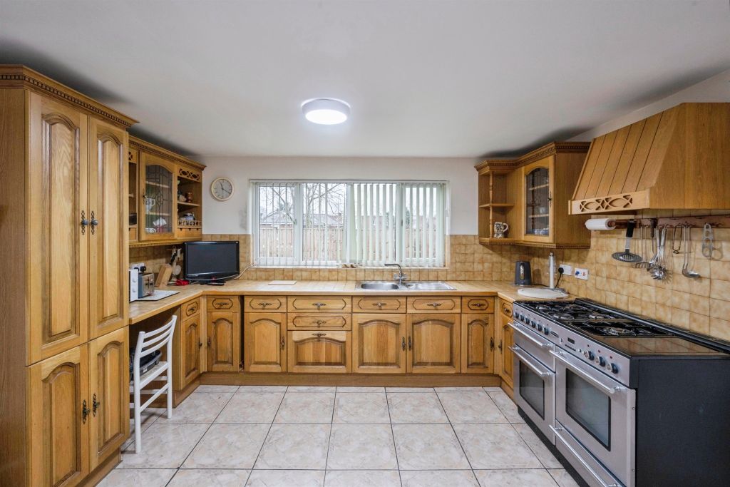 Property photo 2 of 26