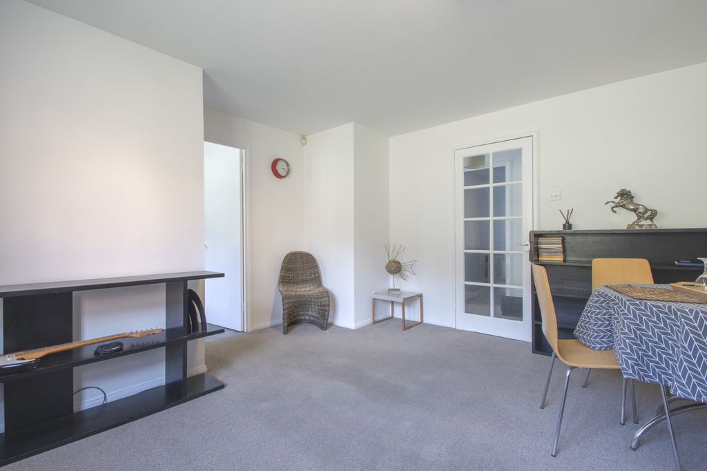 Property photo 3 of 9 Gallery