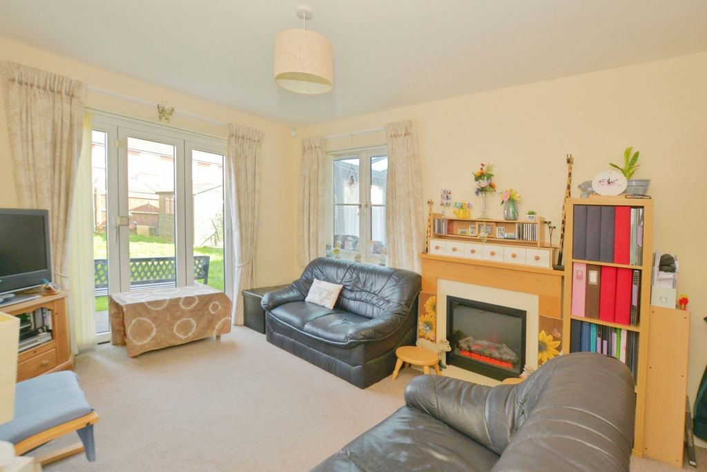 Property photo 2 of 18 Pbox-Img.Jpg