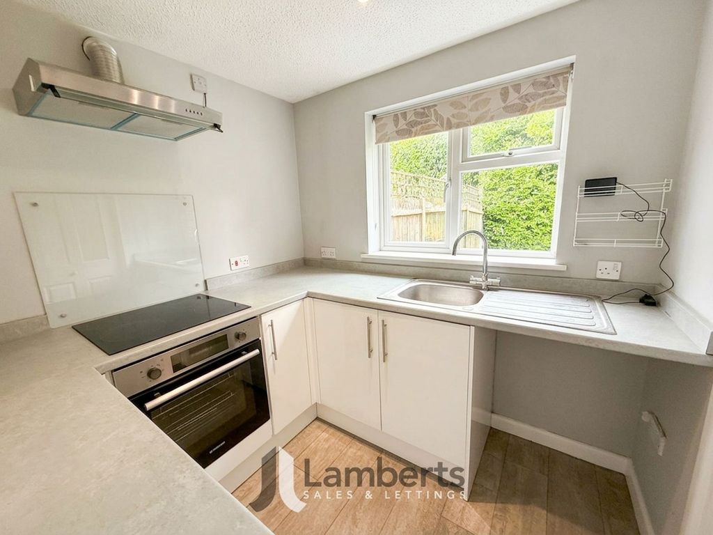 Property photo 2 of 14 Kitchen
