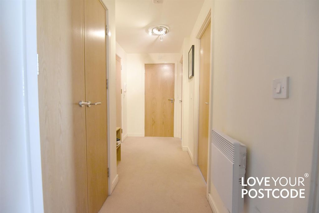 Property photo 2 of 11