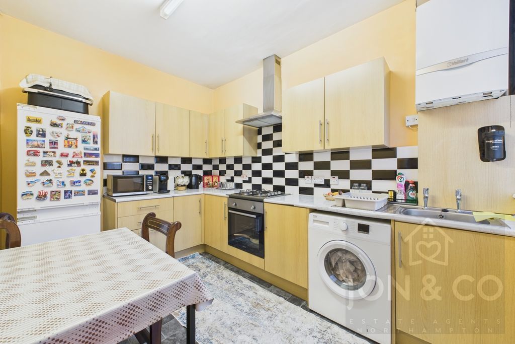 Property photo 2 of 11