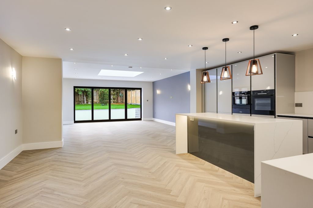 Property photo 2 of 29 Img12