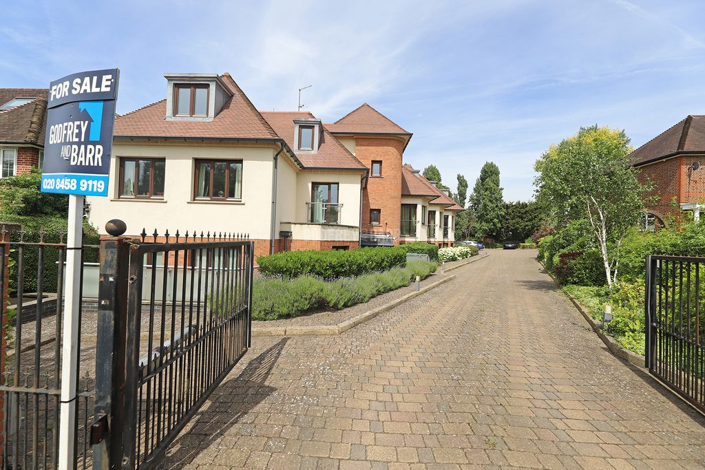 Property photo 1 of 26