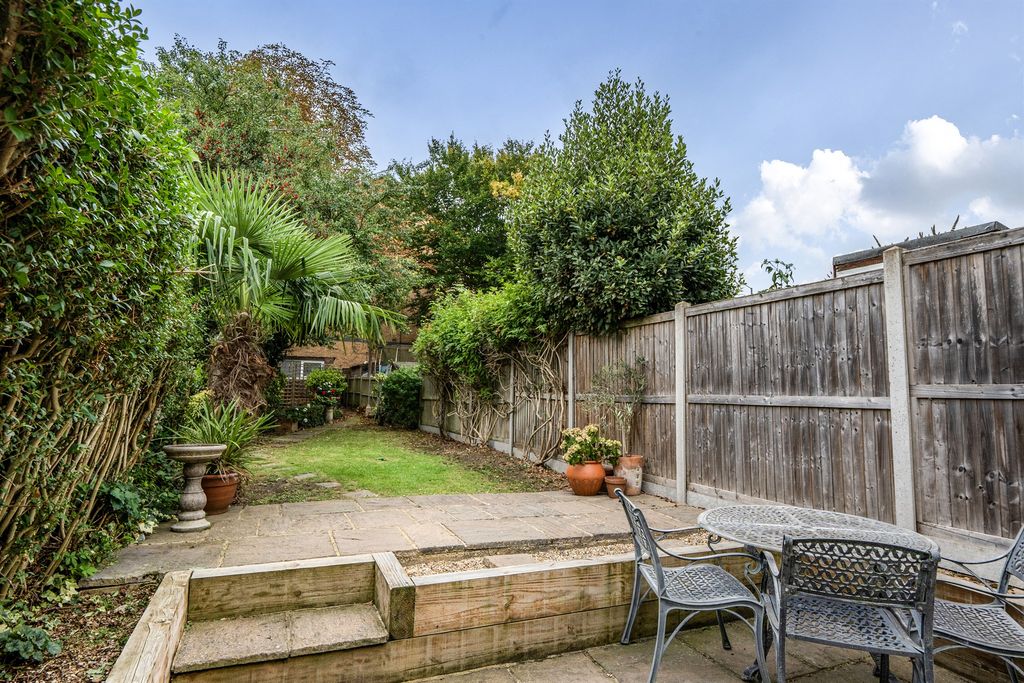 Property photo 2 of 12
