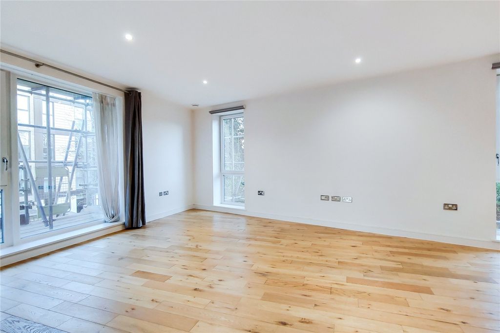 Property photo 3 of 9