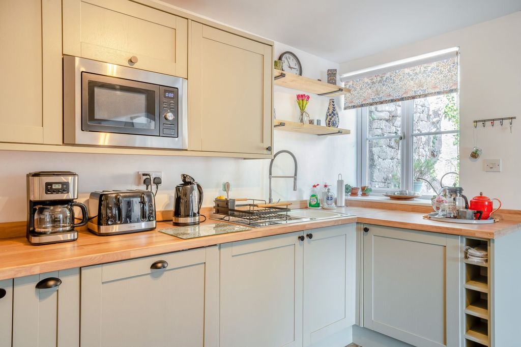 Property photo 3 of 22 P044074_03.Jpg