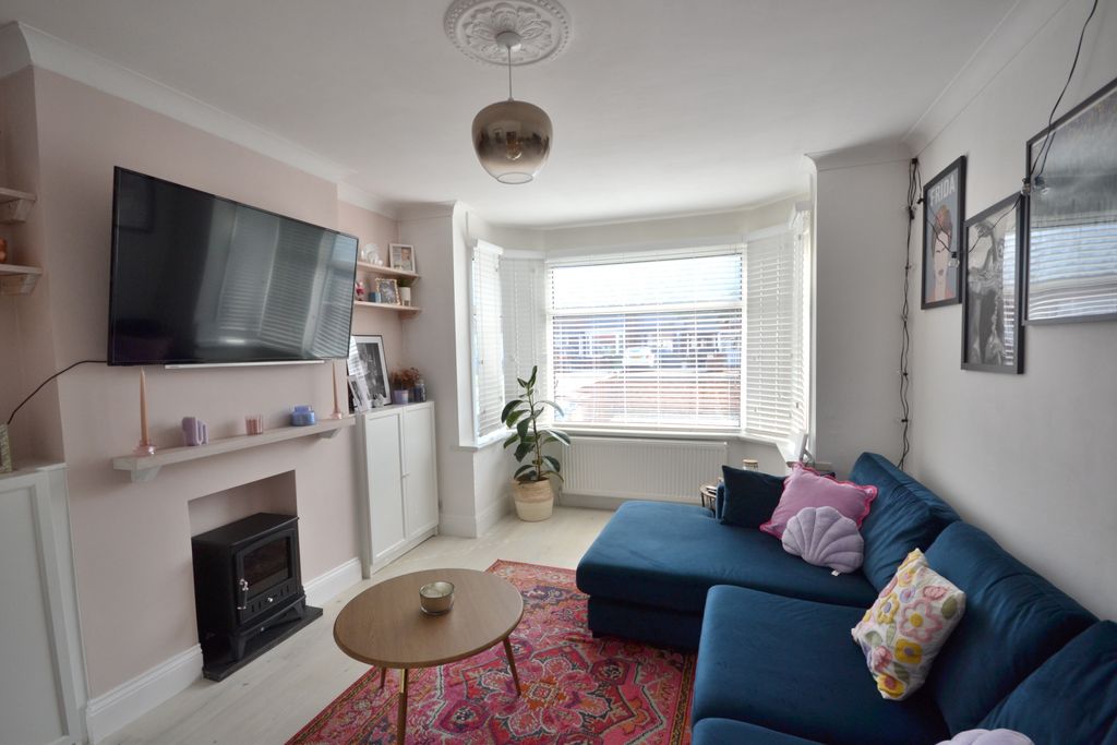 Property photo 2 of 12