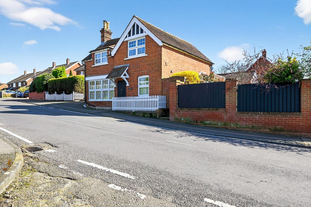 Property photo 2 of 30