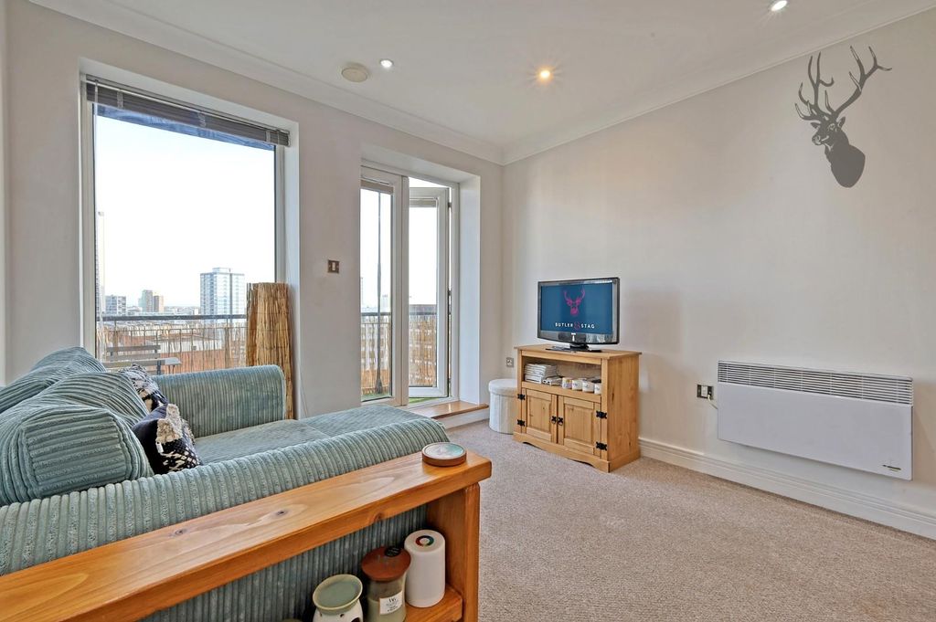 Property photo 2 of 12