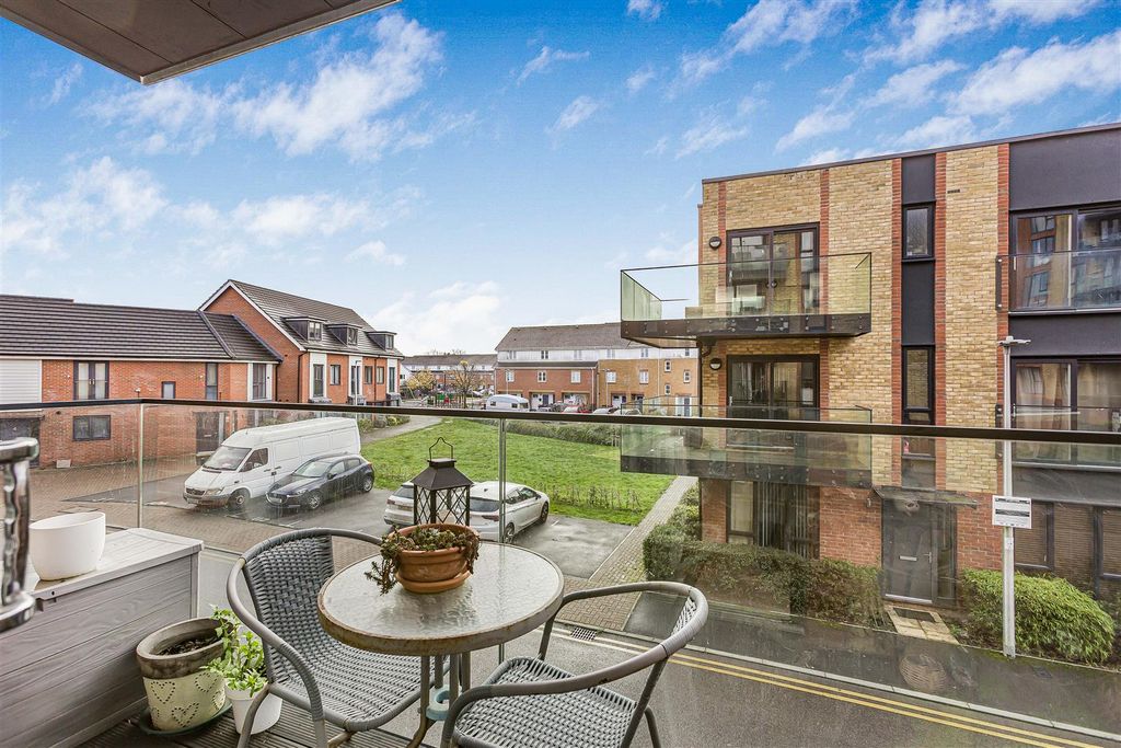 Property photo 2 of 16 9_68615.Jpg