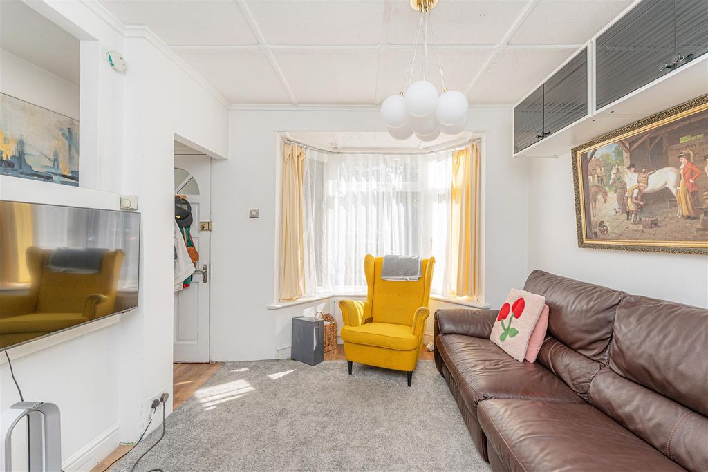Property photo 3 of 19
