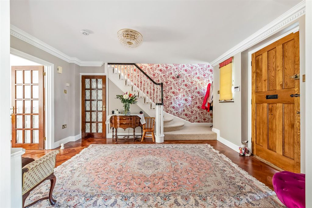 Property photo 2 of 18