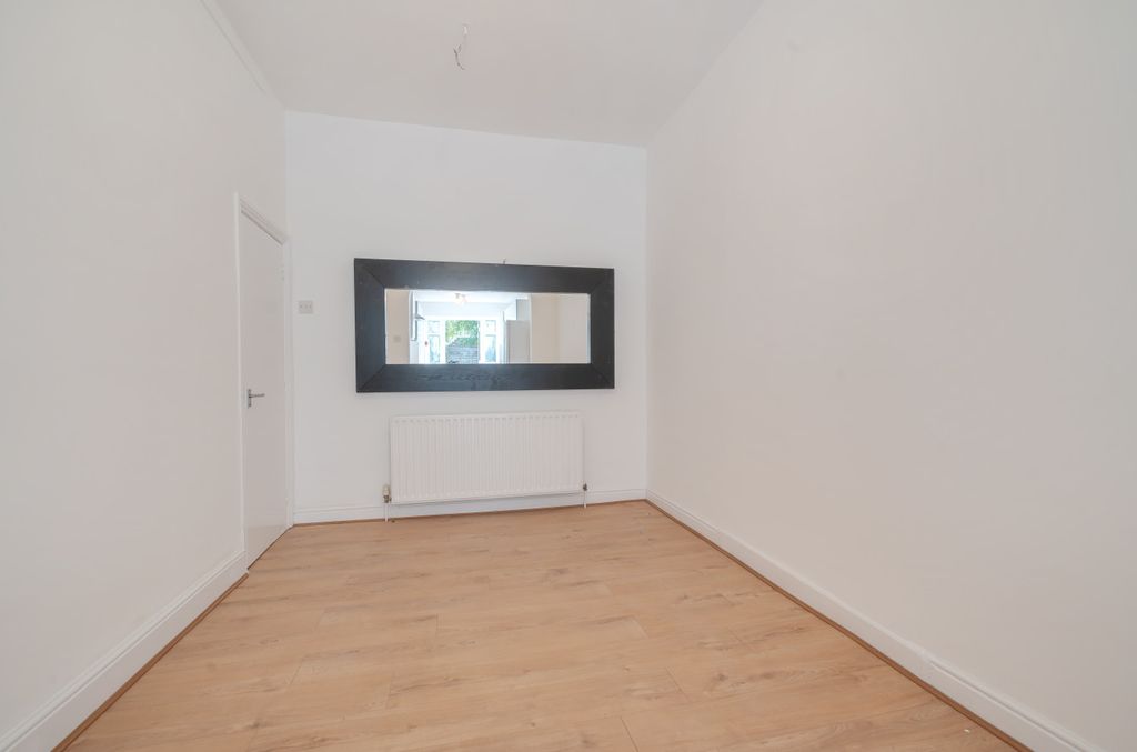Property photo 2 of 12 Bedroom 1