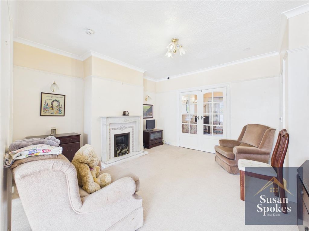 Property photo 2 of 19 Cam01858G0-Pr0263-Still007.Jpg