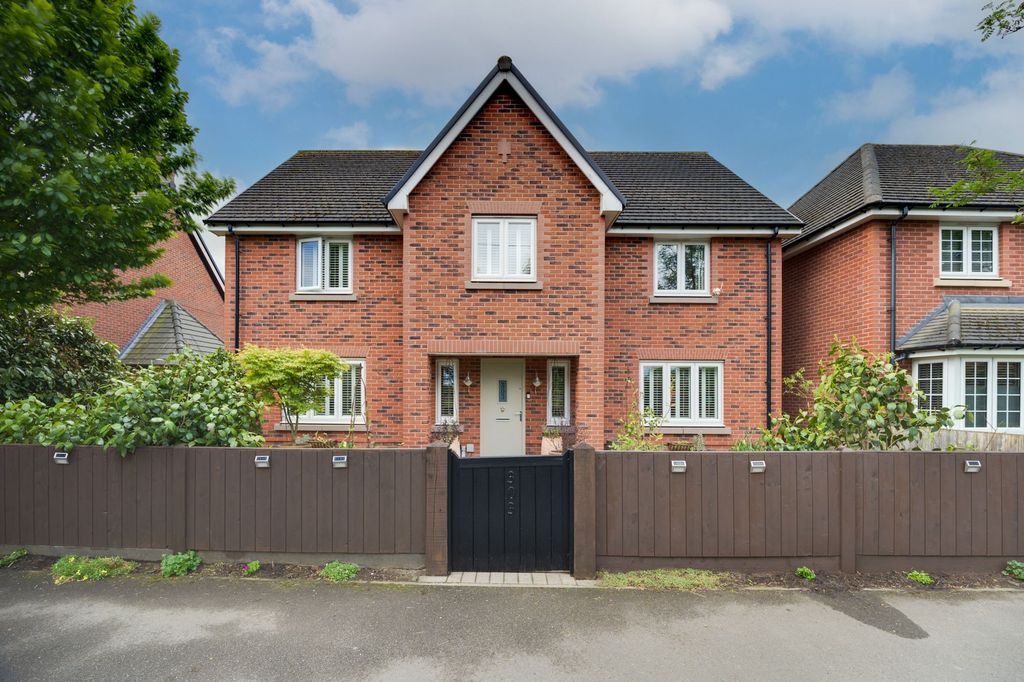 Property photo 1 of 44