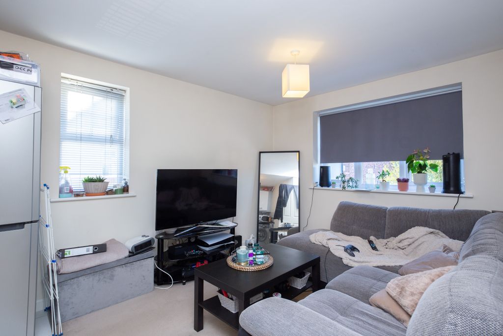 Property photo 2 of 18