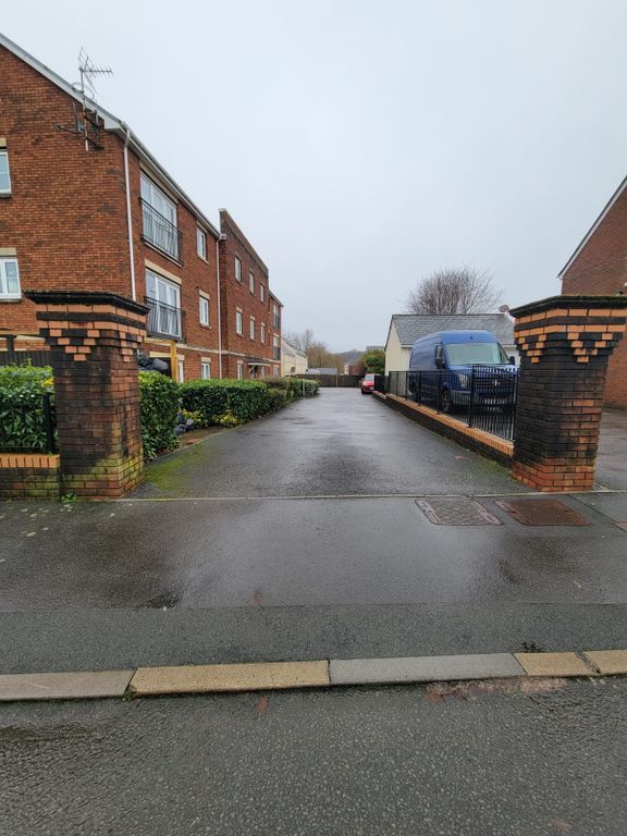 Property photo 2 of 9 Gallery