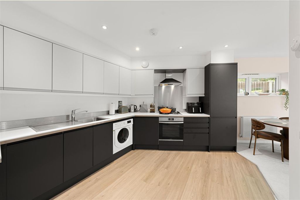 Property photo 3 of 16 Selsdon Road-16.Jpg