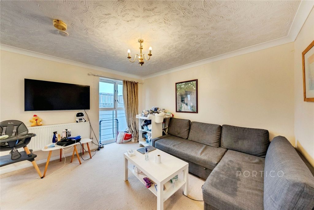 Property photo 3 of 18 Picture No. 27