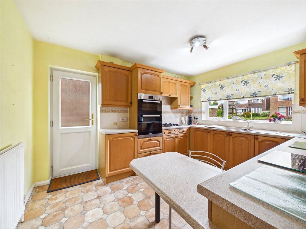 Property photo 2 of 25 Kitchen