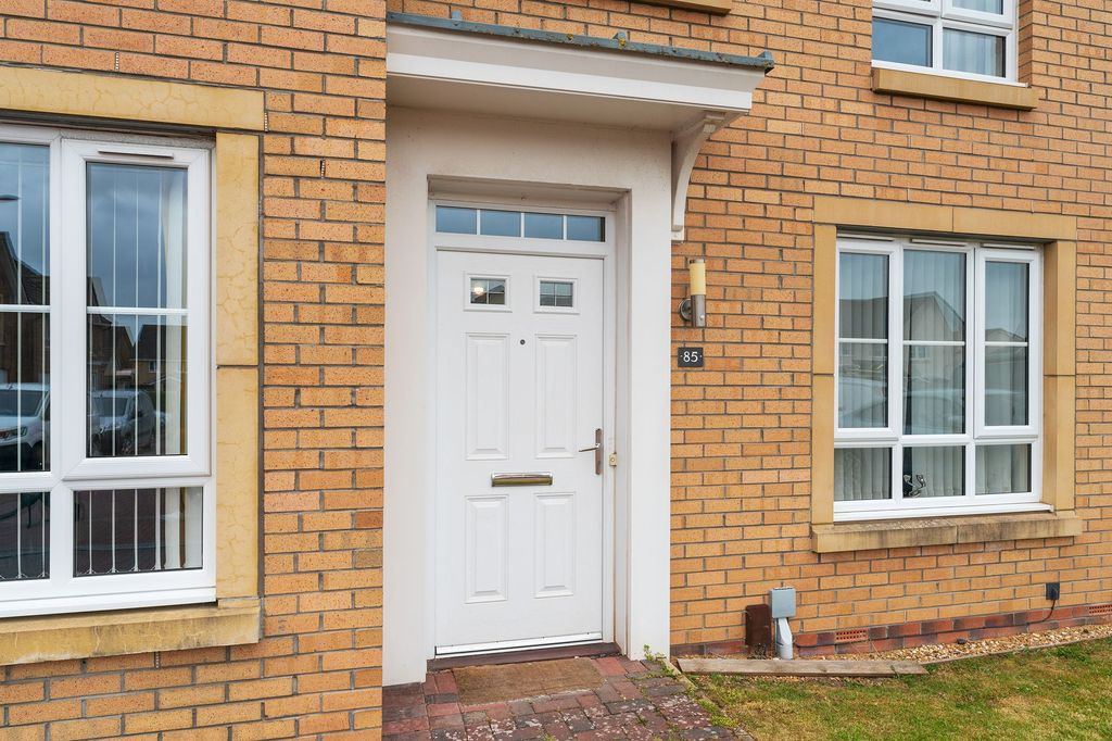 Property photo 3 of 31