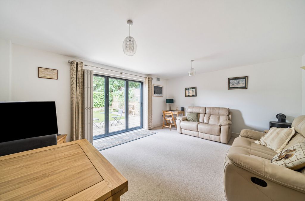Property photo 2 of 20 1342790-16-68A5d2...