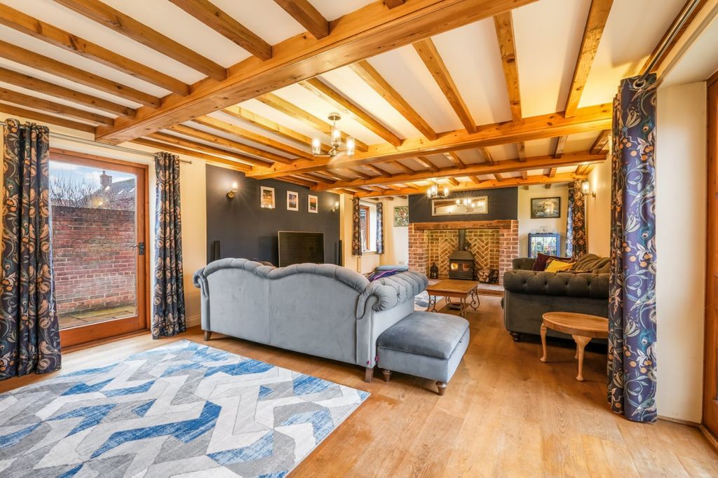 Property photo 3 of 22 Picture No. 17