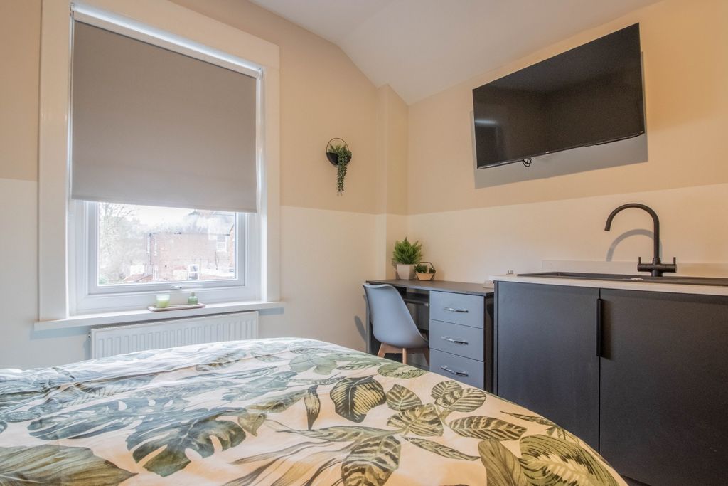 Property photo 2 of 11 E-2