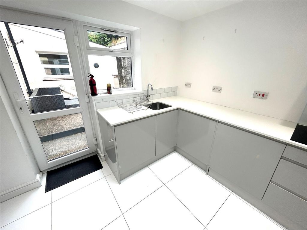 Property photo 3 of 21 14.Jpg