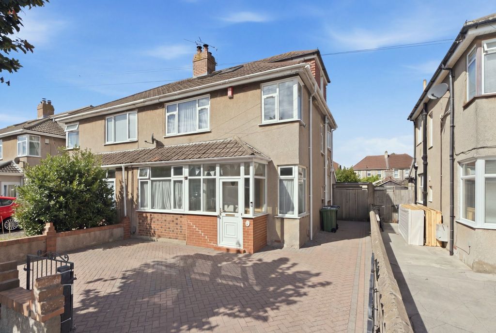 Property photo 1 of 35
