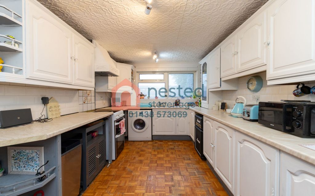 Property photo 3 of 13 Kitchen