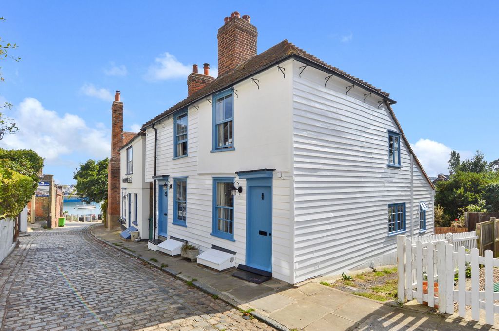 Property photo 2 of 23