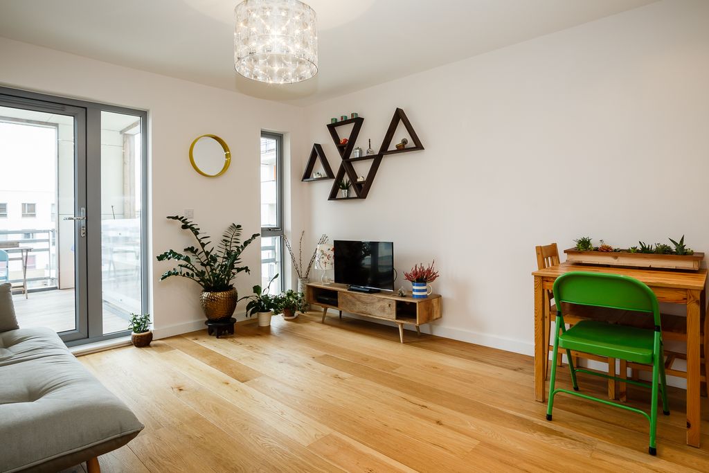 Property photo 2 of 6 002