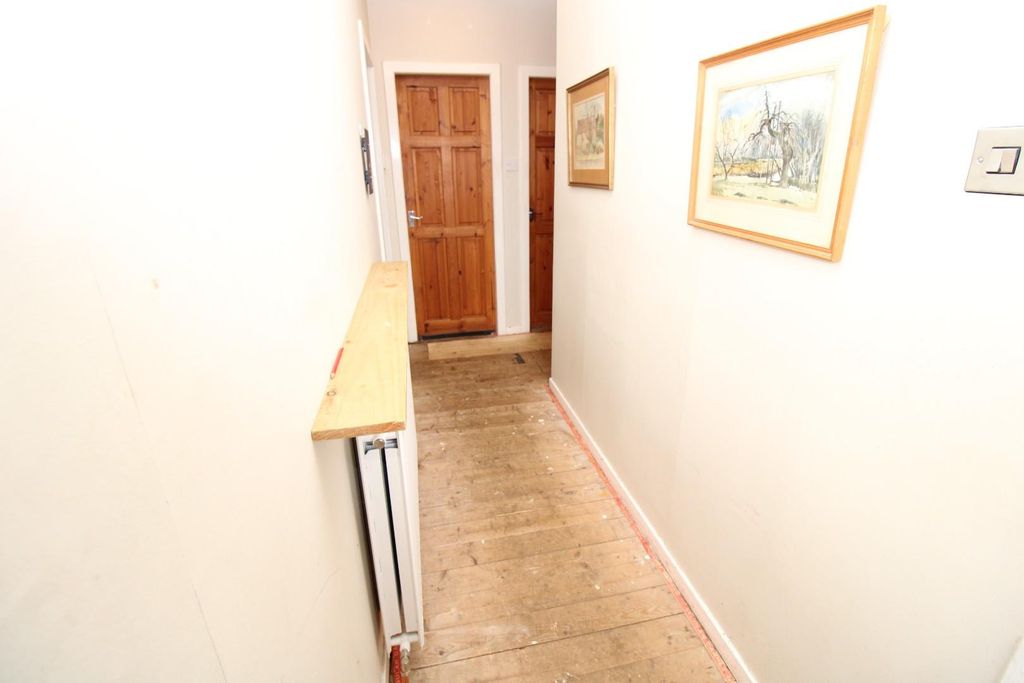 Property photo 2 of 19 Hallway.Jpg
