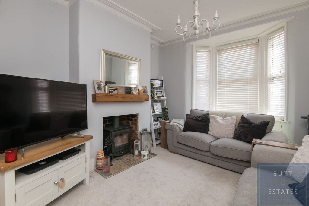 Property photo 2 of 11