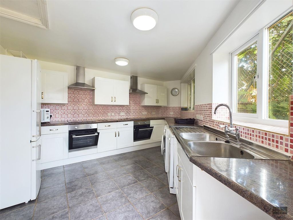 Property photo 2 of 17 Cam02887G0-Pr0242-Still008.Jpg