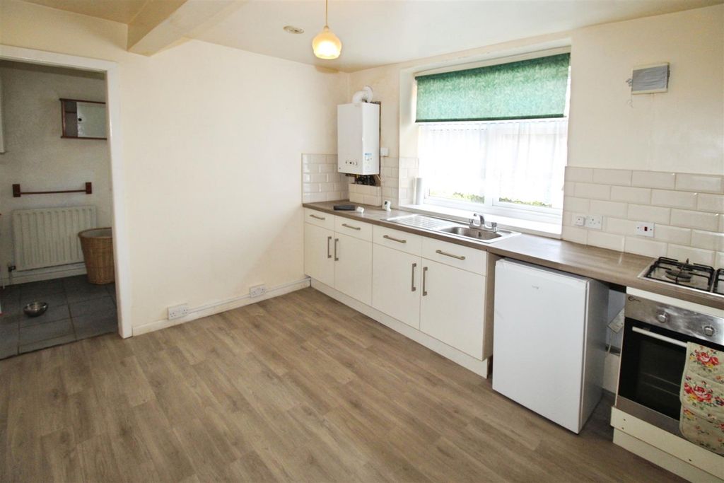 Property photo 2 of 13 Kitchen